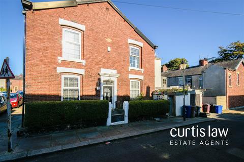 3 bedroom end of terrace house for sale, Rutland Street, Blackburn