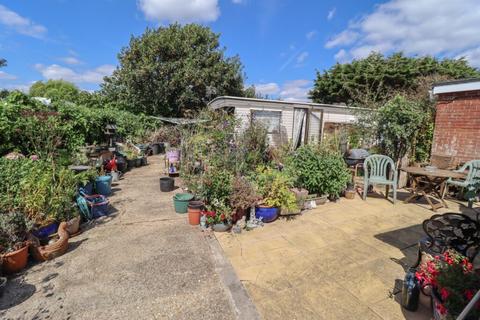 2 bedroom detached bungalow for sale, Wheatlands Avenue, Hayling Island