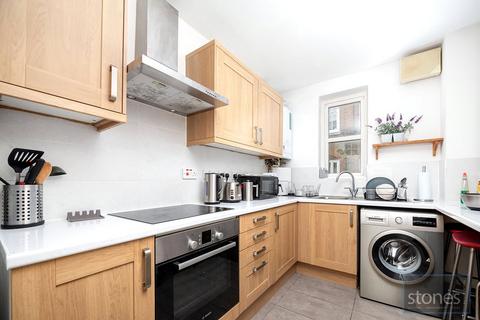 2 bedroom apartment to rent, Bredgar Road, London, N19