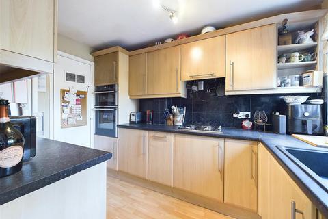 3 bedroom terraced house for sale, Buckingham Gardens, West Molesey