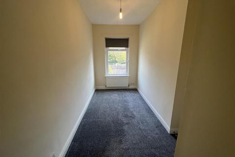 2 bedroom house to rent, Canal Street, Stockport SK6