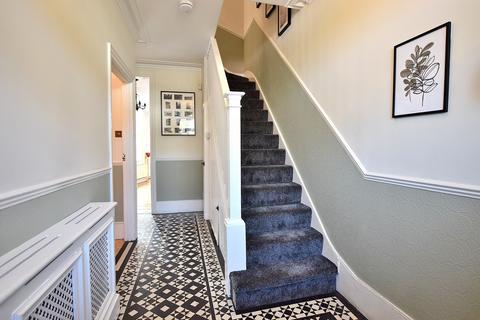undefined, Caversham Avenue, Palmers Green, London. N13