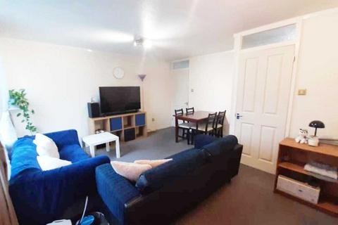 2 bedroom maisonette to rent, Chobham Road, London E15