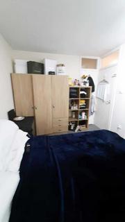 2 bedroom maisonette to rent, Chobham Road, London E15