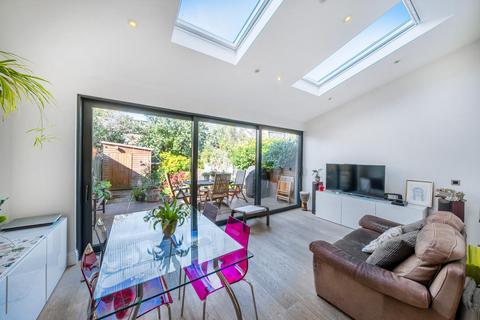 27 Tolverne Road, London, SW20 8RA