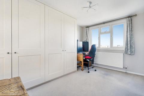 27 Tolverne Road, London, SW20 8RA