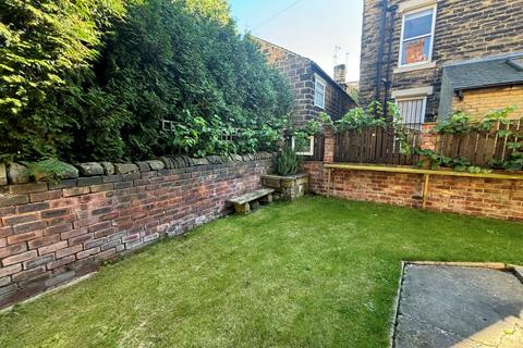 1 bedroom terraced house to rent, Harrogate Road, Leeds, West Yorkshire, LS17