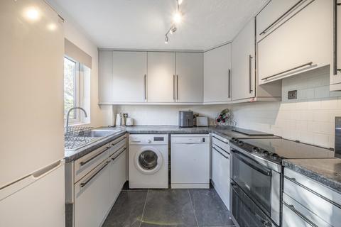 2 bedroom flat for sale, Escott Place, Ottershaw, KT16