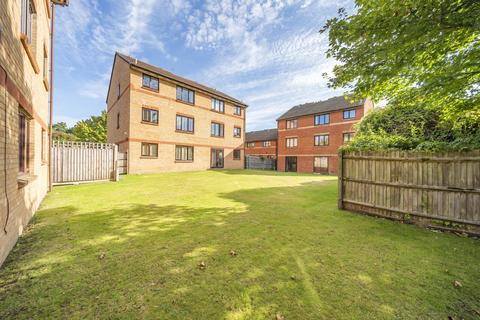 2 bedroom flat for sale, Escott Place, Ottershaw, KT16