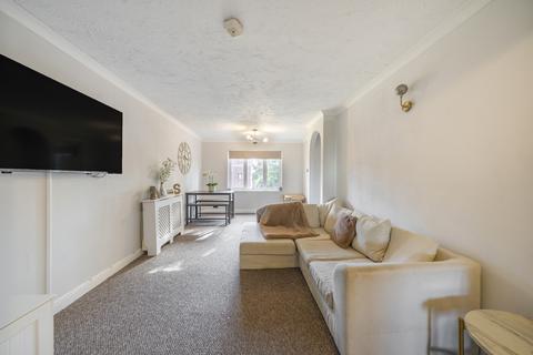 2 bedroom flat for sale, Escott Place, Ottershaw, KT16