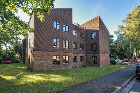 2 bedroom apartment for sale, Dawsmere Close, Camberley GU15