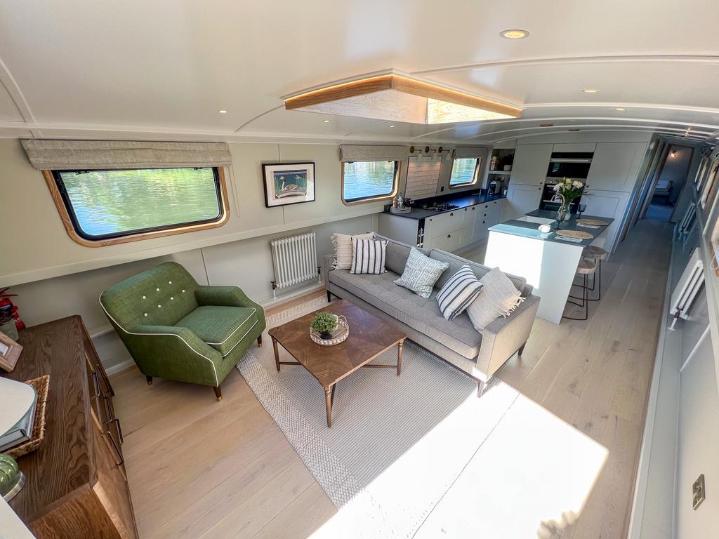 Walton Lane, Weybridge KT13 2 bed houseboat for sale £240,000