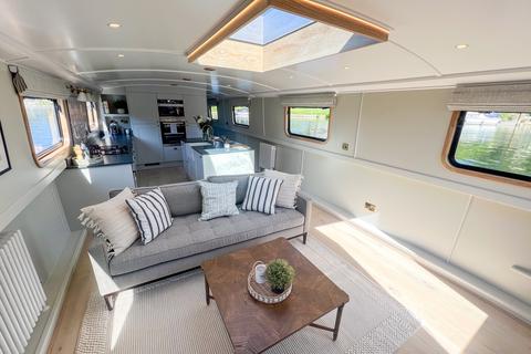 2 bedroom houseboat for sale, Walton Lane, Weybridge KT13