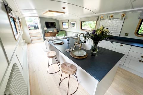 2 bedroom houseboat for sale, Walton Lane, Weybridge KT13