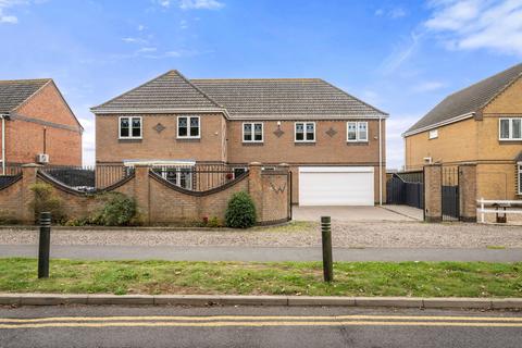 5 bedroom detached house for sale, High Street, Ingoldmells PE25