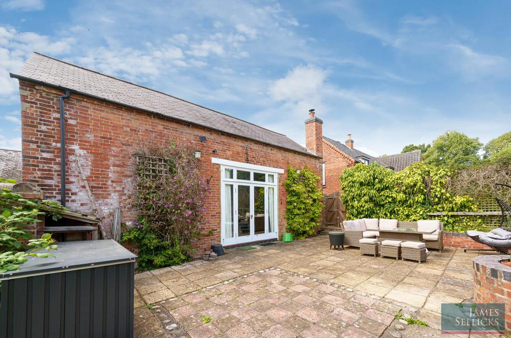 Patio entertaining terrace