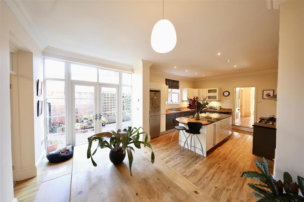 Kitchen diner