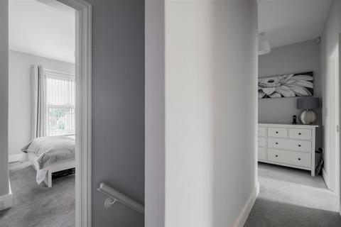 5 Bracken Road, Brighouse, HD6 2HW