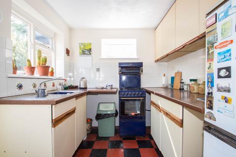 11 Aston Road, Claygate, Esher, KT10 0RR