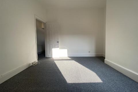 2 bedroom terraced house to rent, Stapleton Street, Salford