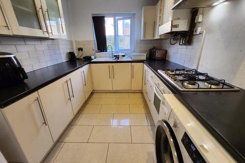 1 bedroom in a house share to rent, Grange Street, Salford