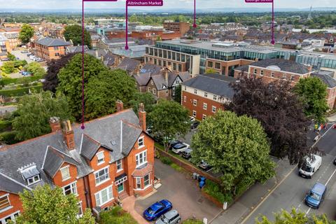 4 bedroom end of terrace house to rent, Regent Road, Altrincham, Greater Manchester, WA14