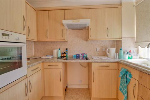 2 bedroom apartment for sale, Clacton on Sea CO15