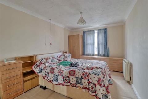 2 bedroom apartment for sale, Clacton on Sea CO15