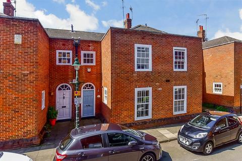 2 bedroom terraced house for sale, King Street, Canterbury, Kent