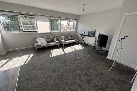 2 bedroom apartment to rent, St. Edmund House Rope Walk, Ipswich IP4