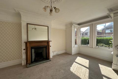 2 bedroom flat to rent, Pierremont Avenue, Broadstairs, CT10