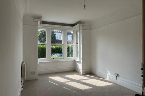 2 bedroom flat to rent, Pierremont Avenue, Broadstairs, CT10