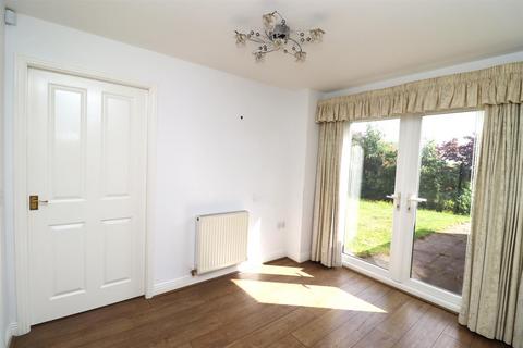 5 bedroom detached house to rent, Hatters Court, Bedworth