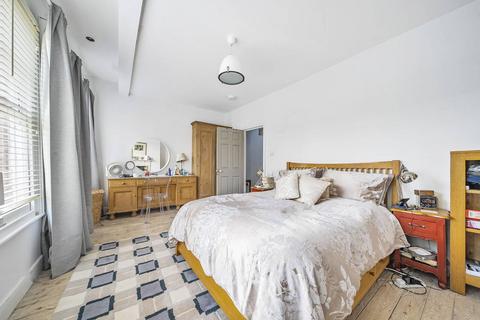 20 Priory Avenue, London, N8 7RN