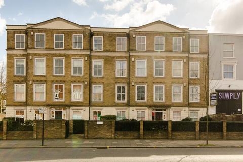 2 bedroom flat to rent, Clapham Park Road, Clapham Park, London, SW4