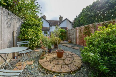 2 bedroom terraced house for sale, High Street, Wouldham