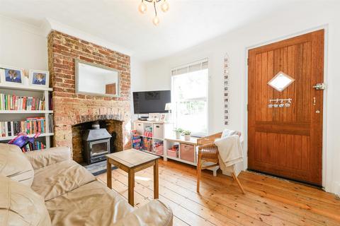 2 bedroom terraced house for sale, High Street, Wouldham