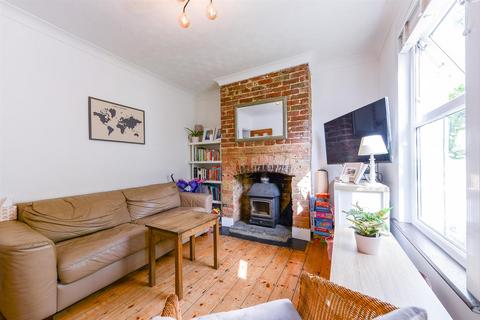 11 High Street, Wouldham, Rochester, ME1 3XD