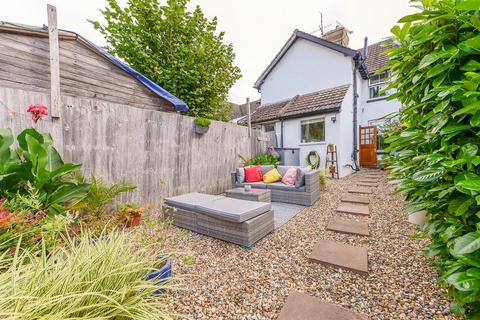 11 High Street, Wouldham, Rochester, ME1 3XD