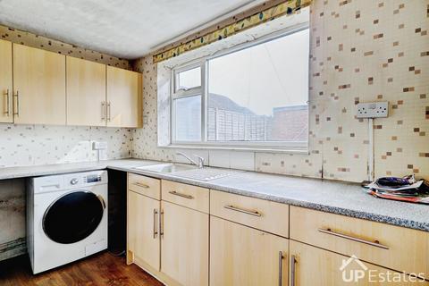 undefined, Linnet Close, Coventry