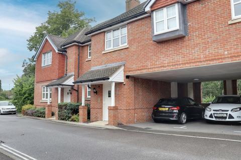 2 bedroom terraced house for sale, Elizabeth Court, 1 Limes Close, Redhill RH1