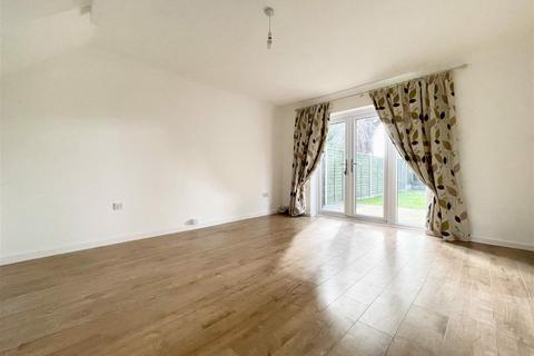 3 bedroom semi-detached house for sale, Woolwich Close, Southampton SO31