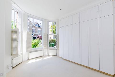 1 bedroom flat to rent, Lambolle Road, Belsize Park, London, NW3