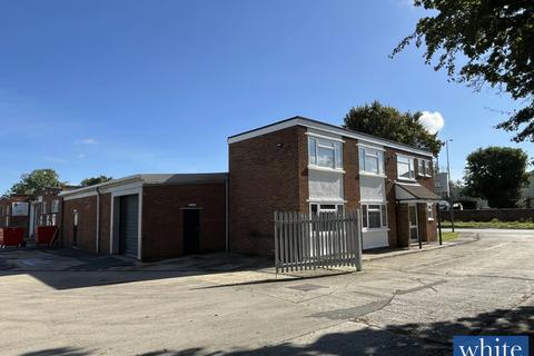 Industrial unit to rent, Unit E4 Telford Road, Bicester, OX26 4LD