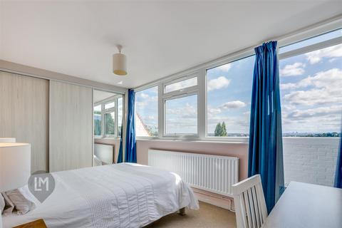 64 Lydney Close, London, SW19 6JN