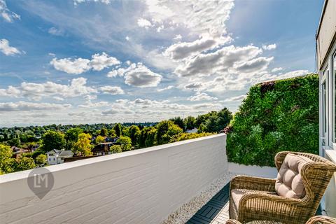 64 Lydney Close, London, SW19 6JN