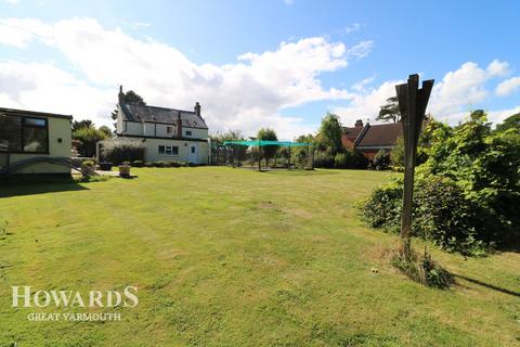 5 bedroom detached house for sale, Main Road, Ormesby St Michael