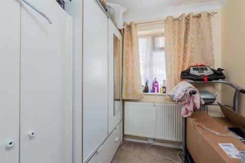 4 Baird Close, Slough, SL1 9HL
