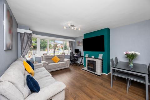 2 bedroom flat for sale, Brighton Road, Horley RH6