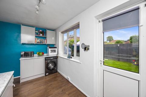 2 bedroom flat for sale, Brighton Road, Horley RH6